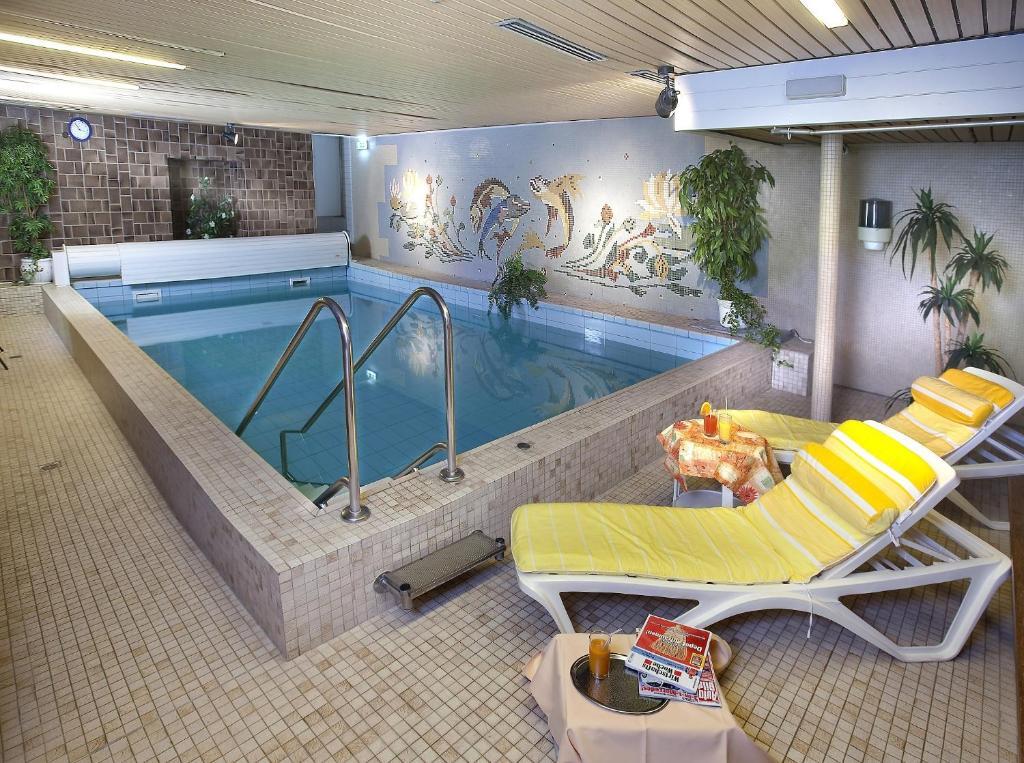 Hotel Pohl Kinheim 外观 照片